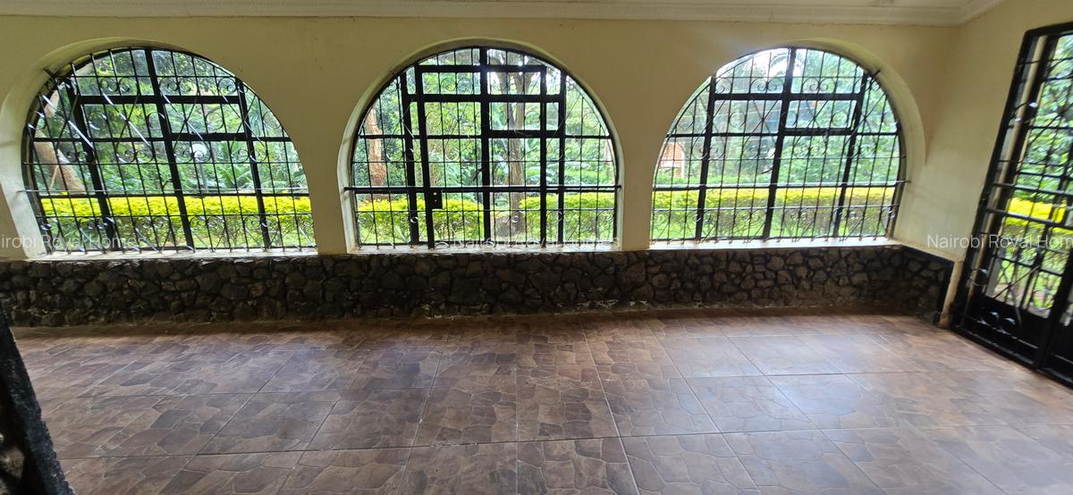4 Bed House with En Suite at Loresho Road - 15