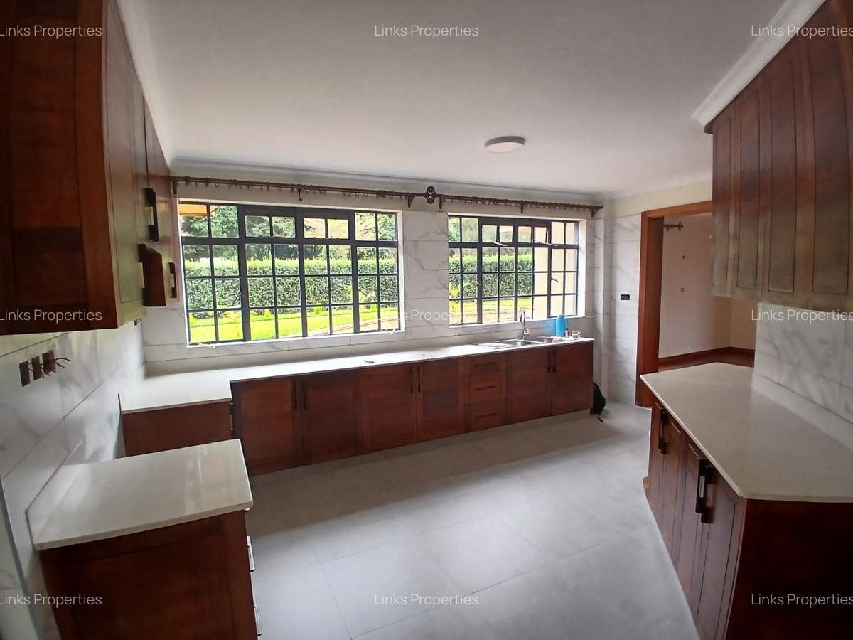 5 Bed Townhouse with En Suite at Karen - 19