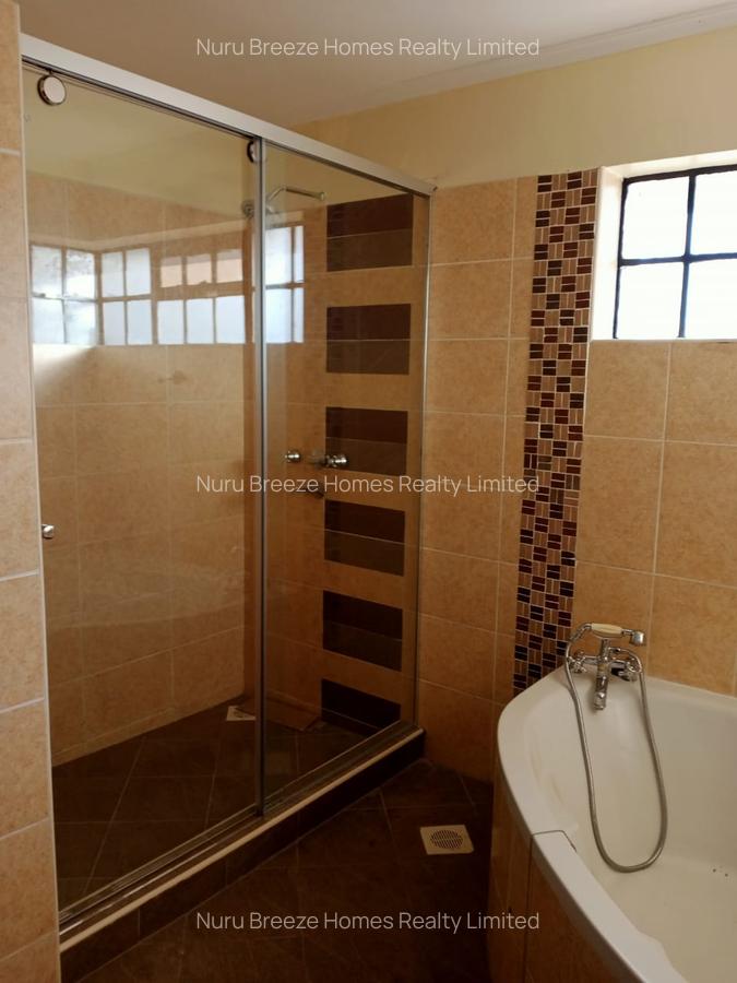 4 Bed Townhouse with En Suite in Spring Valley - 9