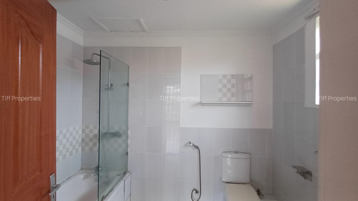 4 Bed Townhouse in Rosslyn - 13