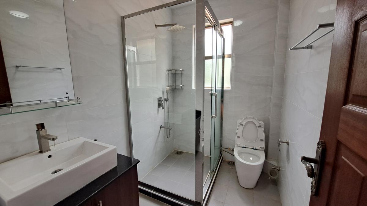 5 Bed Villa with En Suite at Chalbi Drive - 12