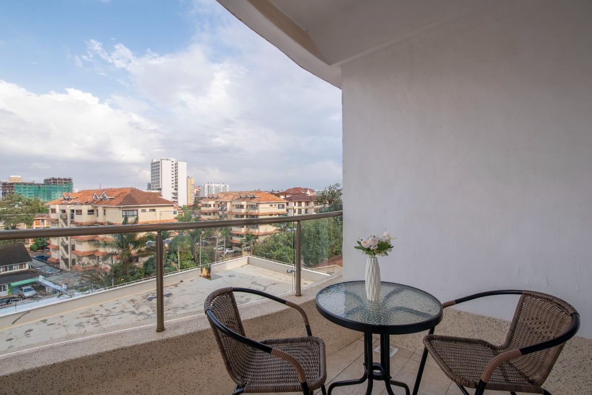 2 Bed Apartment in Kilimani - 3