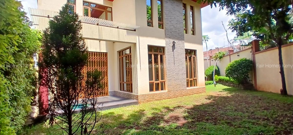 5 Bed Townhouse with En Suite at Lavington Green - 4