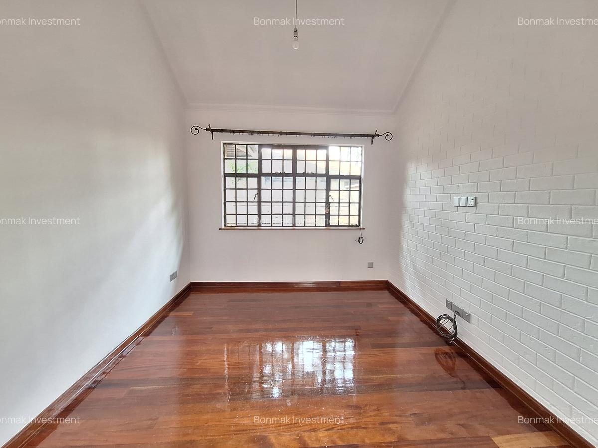 4 Bed Townhouse with En Suite at Peponi Road. - 11
