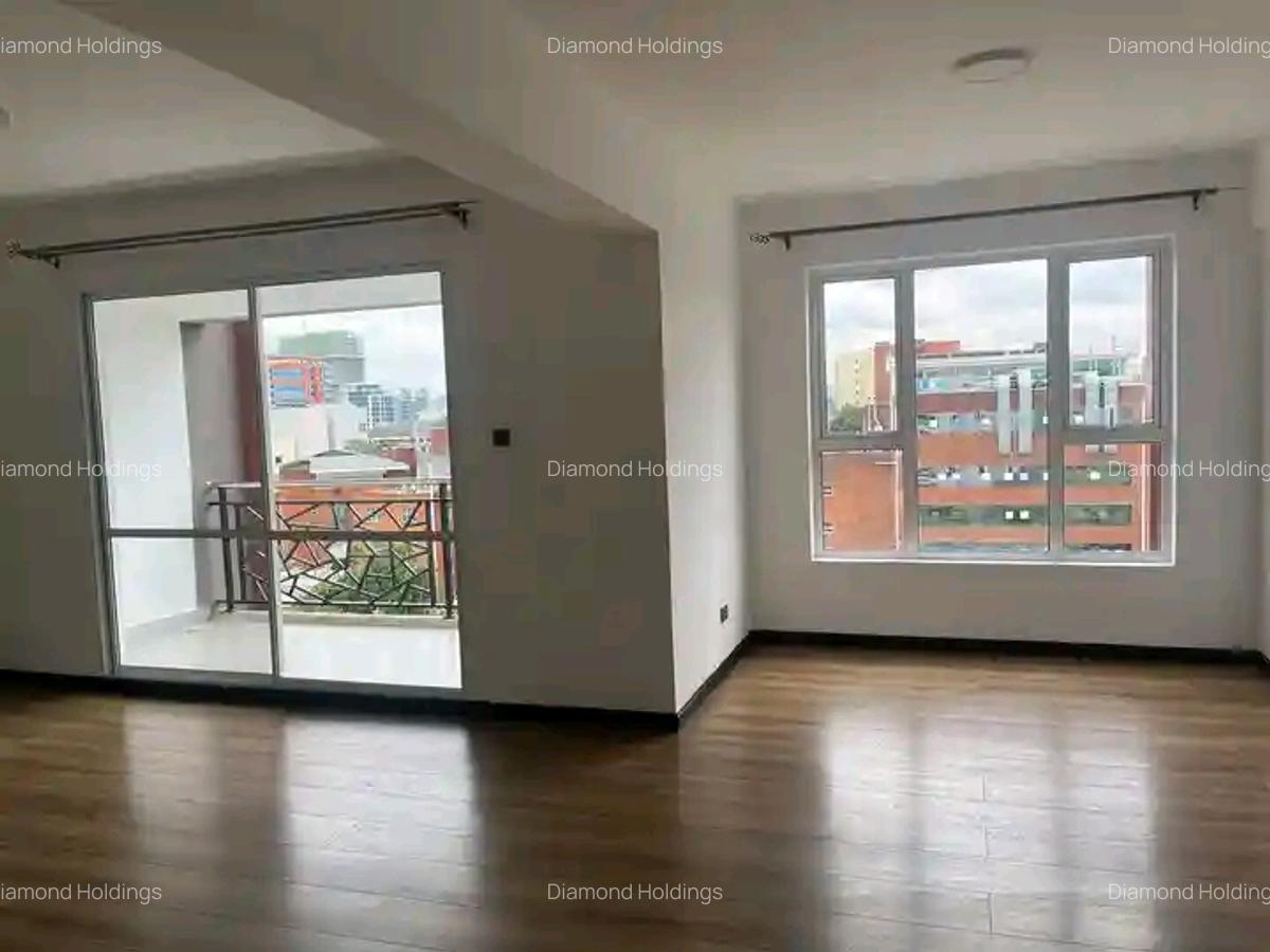 3 Bed Apartment with En Suite at Parklands - 4