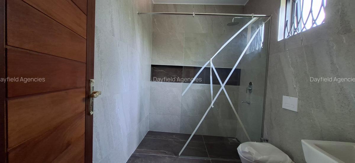 5 Bed House with En Suite in Loresho - 11