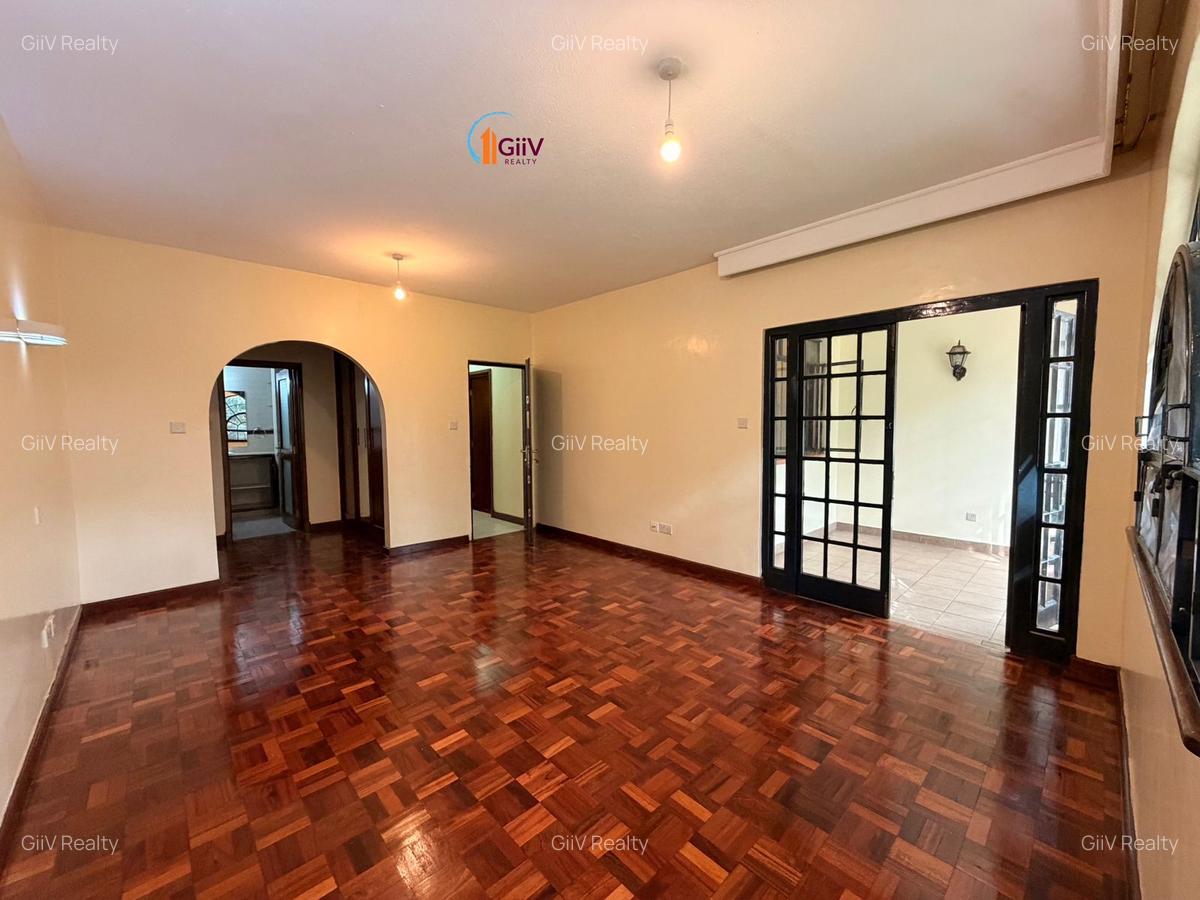 4 Bed Apartment with En Suite in Riverside - 9