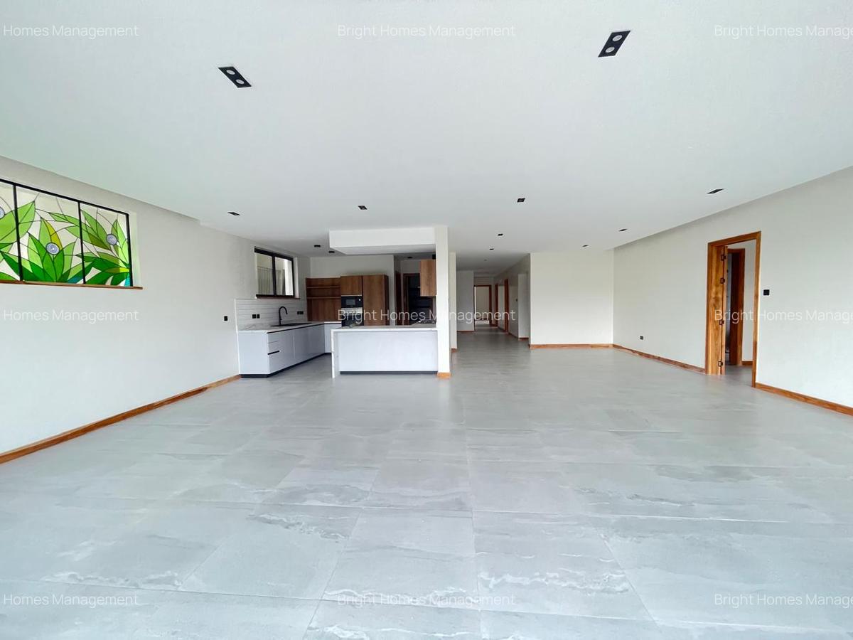 4 Bed Apartment with En Suite in Spring Valley - 1