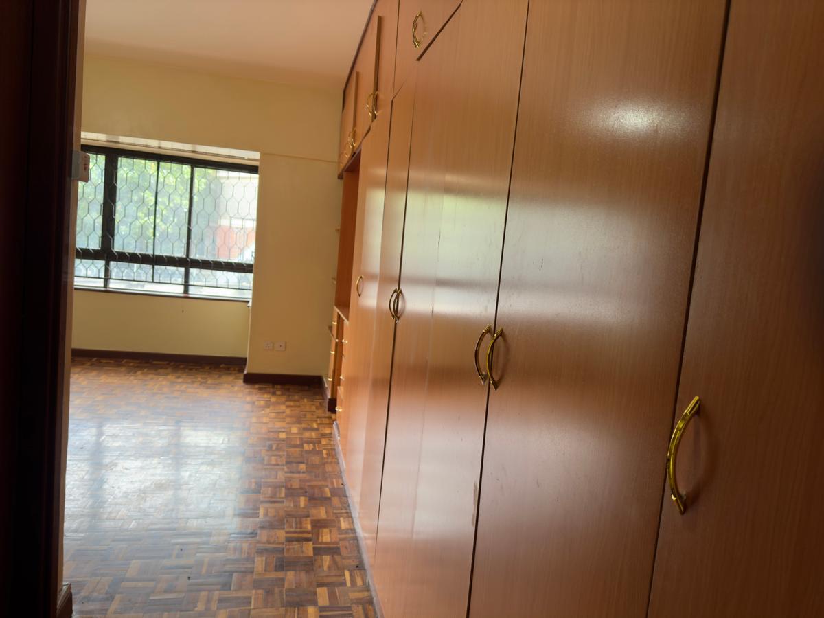 3 Bed Apartment with En Suite at Lantana Road - 10