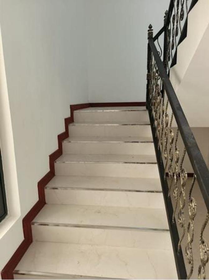 5 Bed Townhouse with En Suite in Lavington - 5