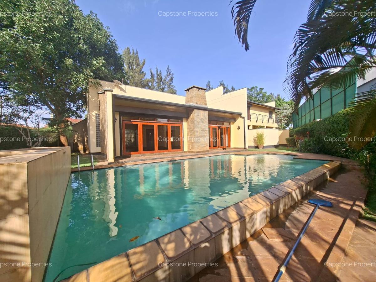 4 Bed House with En Suite in Runda - 1