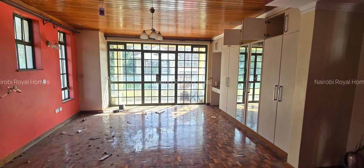 5 Bed Townhouse with En Suite at Lavington Green - 11