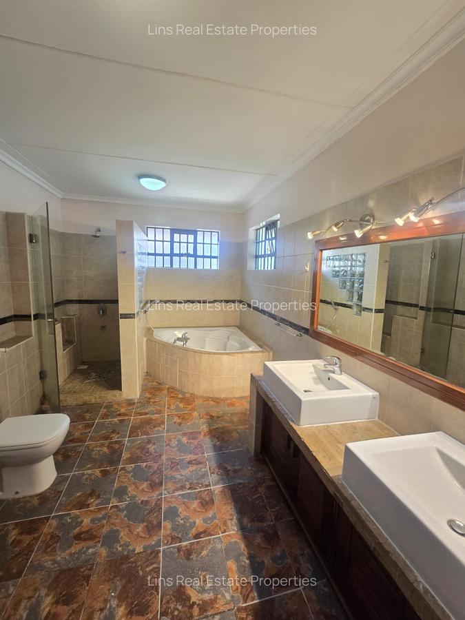 4 Bed Townhouse with En Suite in Spring Valley - 18