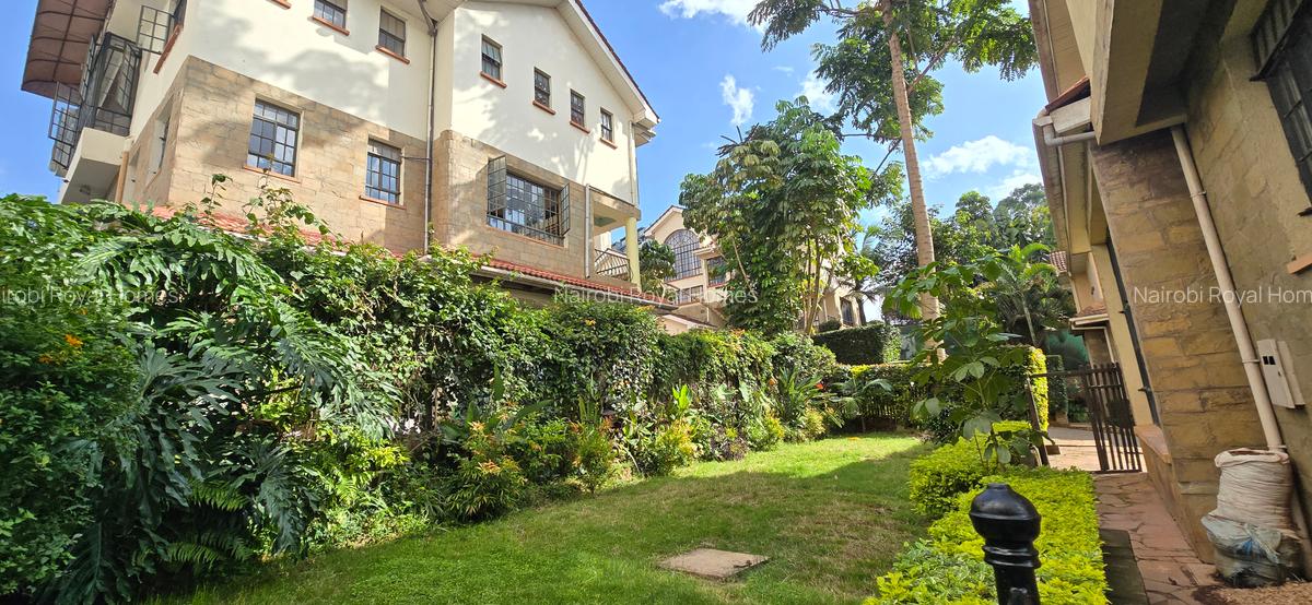 5 Bed Townhouse with En Suite at Lavington Green - 5