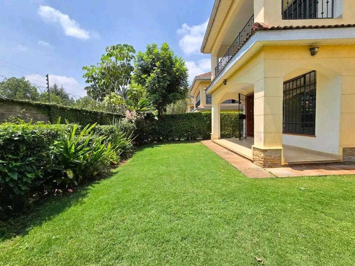 4 Bed Townhouse with En Suite in Lavington - 8