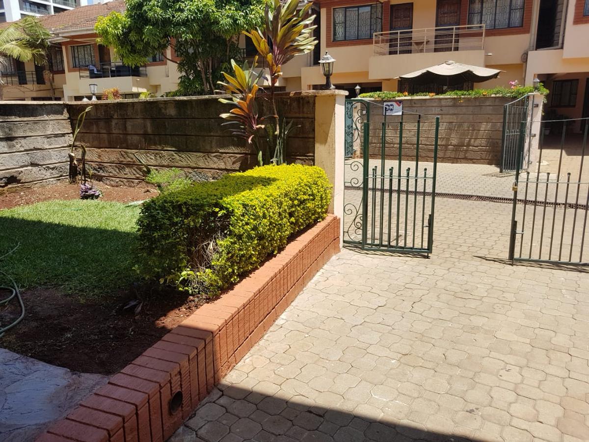 5 Bed Villa with En Suite in Lavington - 2