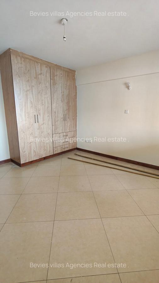3 Bed Apartment with En Suite at Parklands - 7