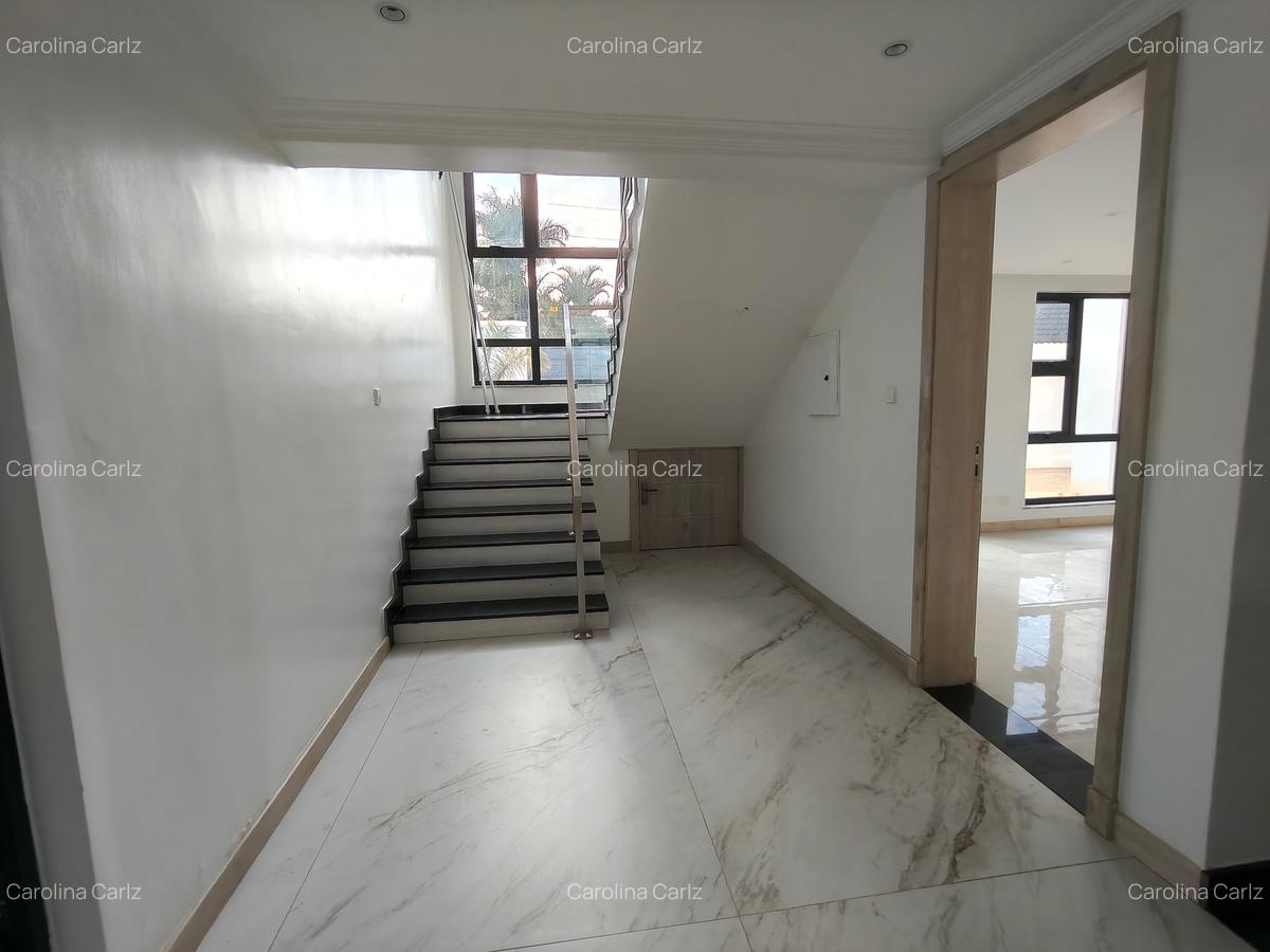 5 Bed House with En Suite at Runda - 18