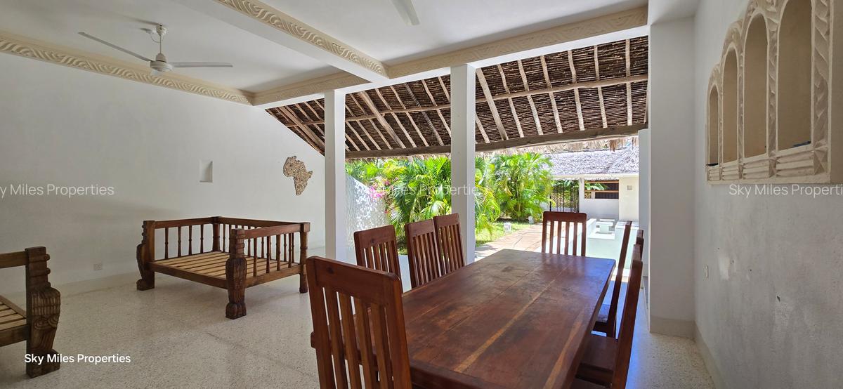 3 Bed Villa with En Suite at Garoda - 8