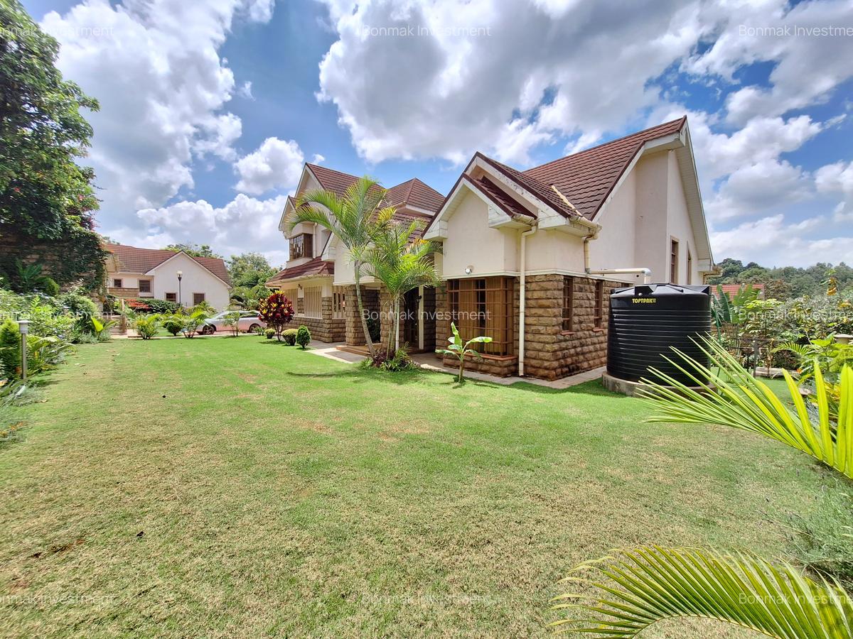 4 Bed Townhouse with En Suite at Rossylin Lone Tree - 16