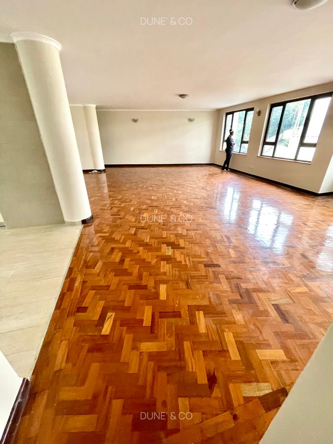 3 Bed Apartment with En Suite in Riverside - 3