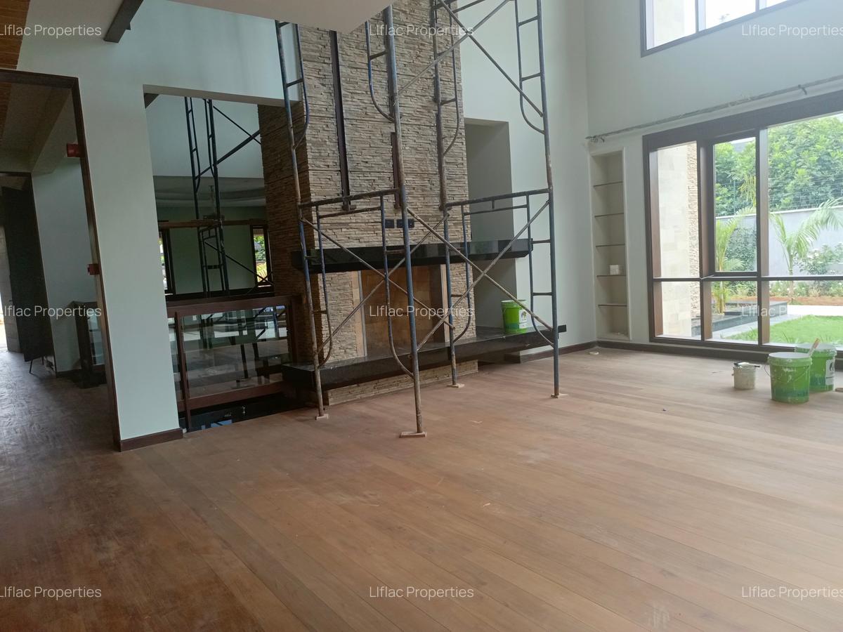 5 Bed House with En Suite in Runda - 5