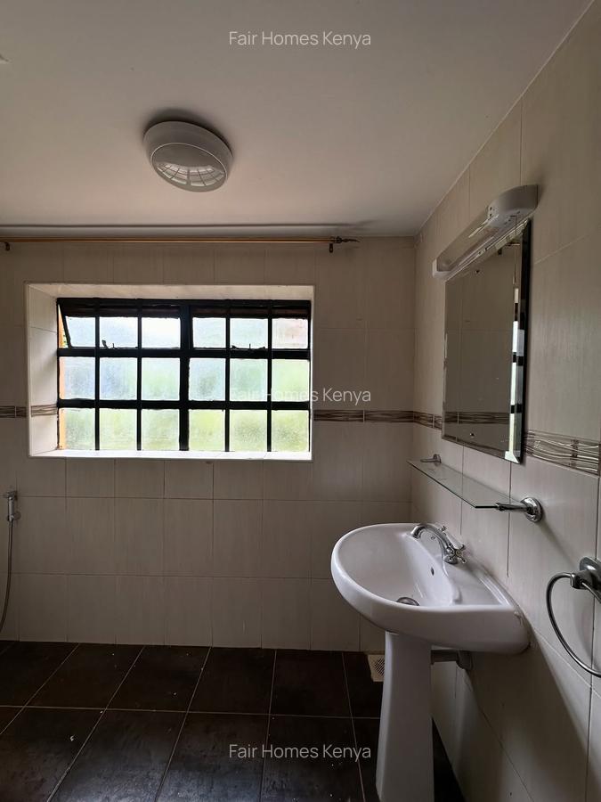 4 Bed Townhouse with En Suite at Lavington Green - 8