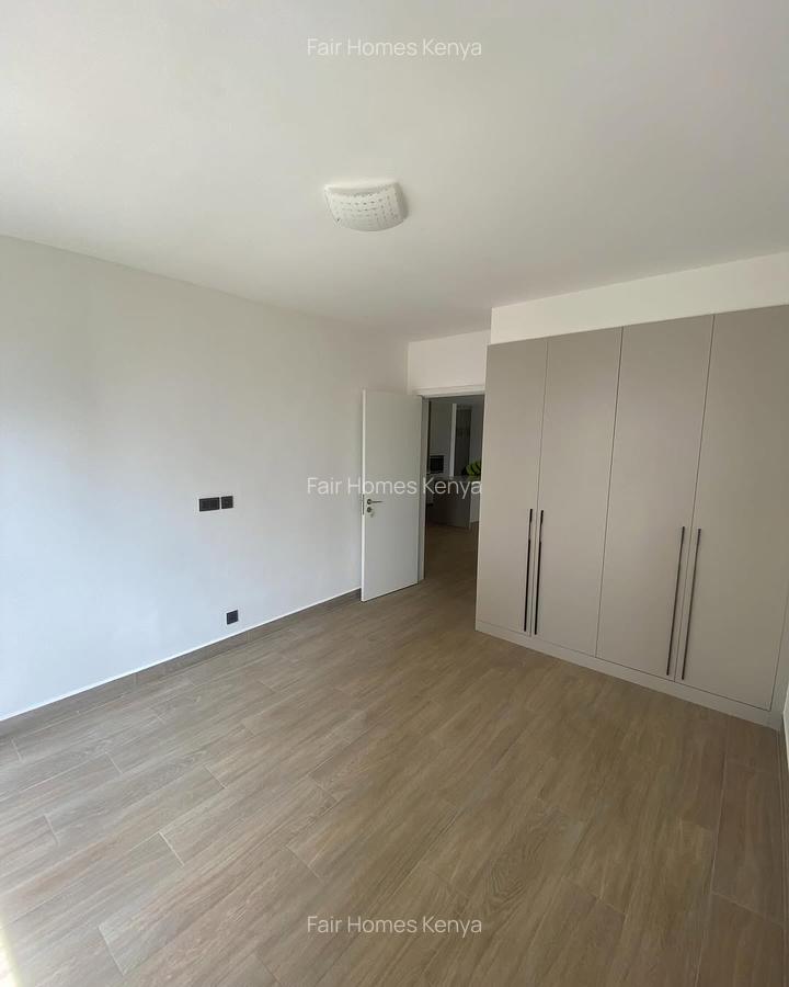 3 Bed Apartment with En Suite at Riverside Drive - 8