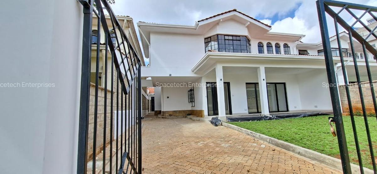 4 Bed Townhouse with En Suite in Westlands Area - 2