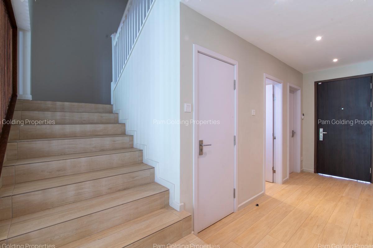 5 Bed Townhouse with En Suite at Westlands - 11