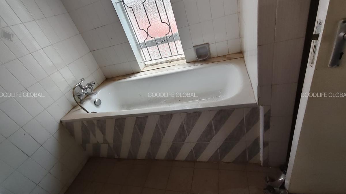 5 Bed House with En Suite at Gigiri - 15