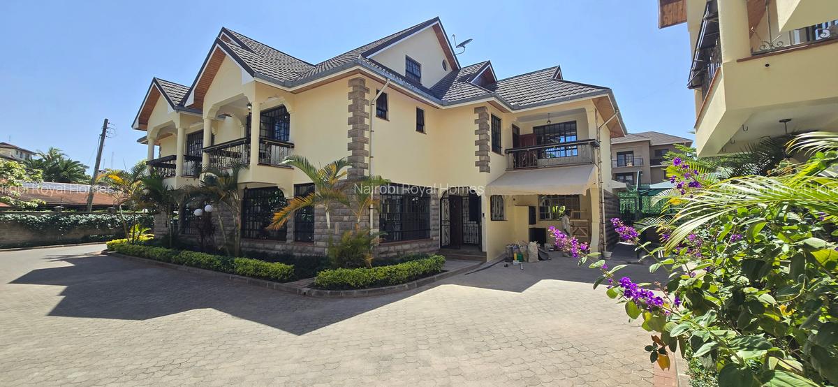 5 Bed Townhouse with En Suite at Lavington Green - 2