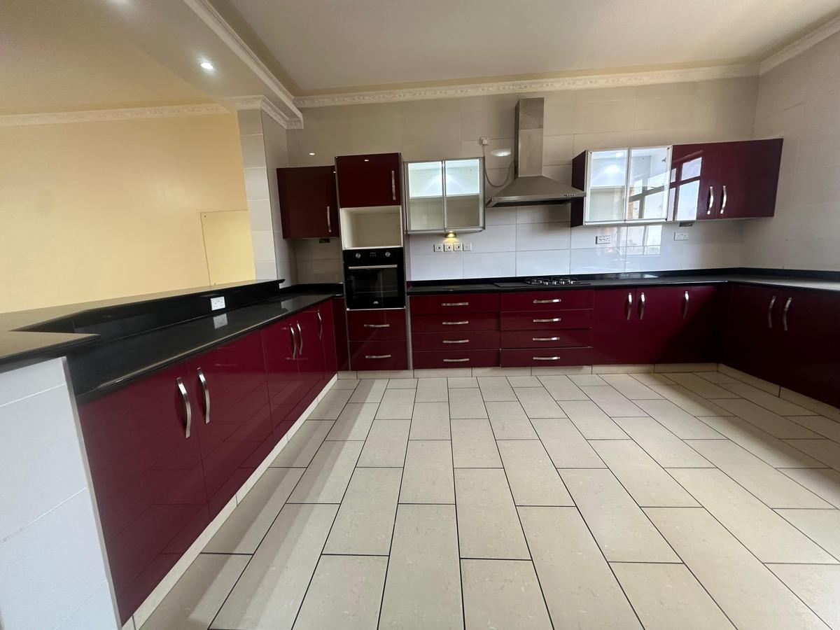 3 Bed Apartment with En Suite in Kilimani - 9