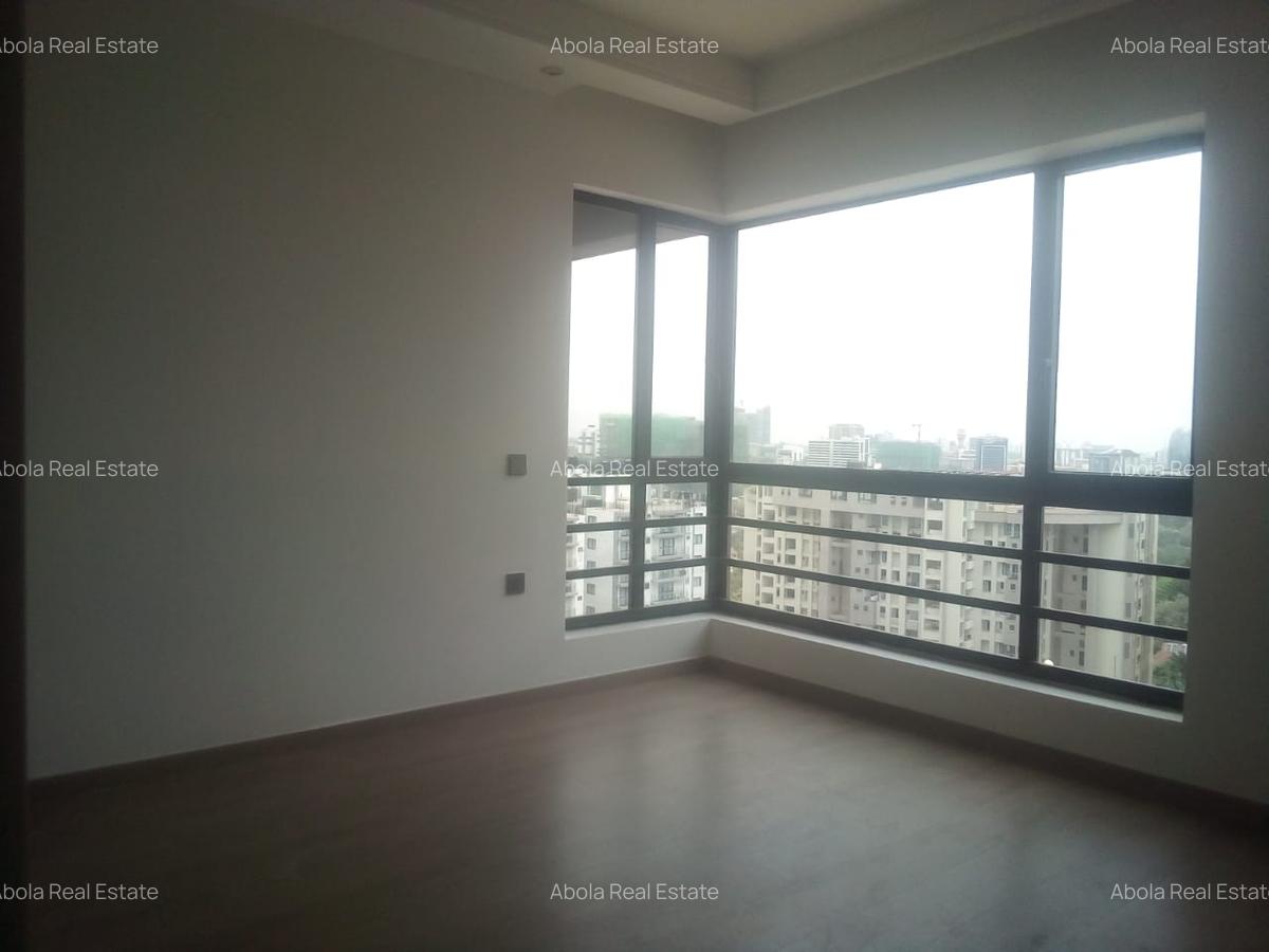 2 Bed Apartment with En Suite at Riverside Drive - 2