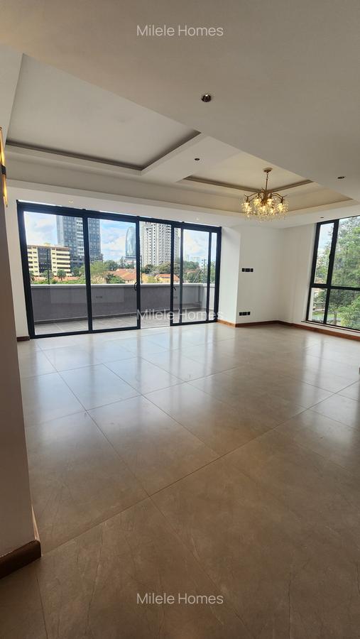 Serviced 3 Bed Apartment with En Suite at Riverside Drive - 12