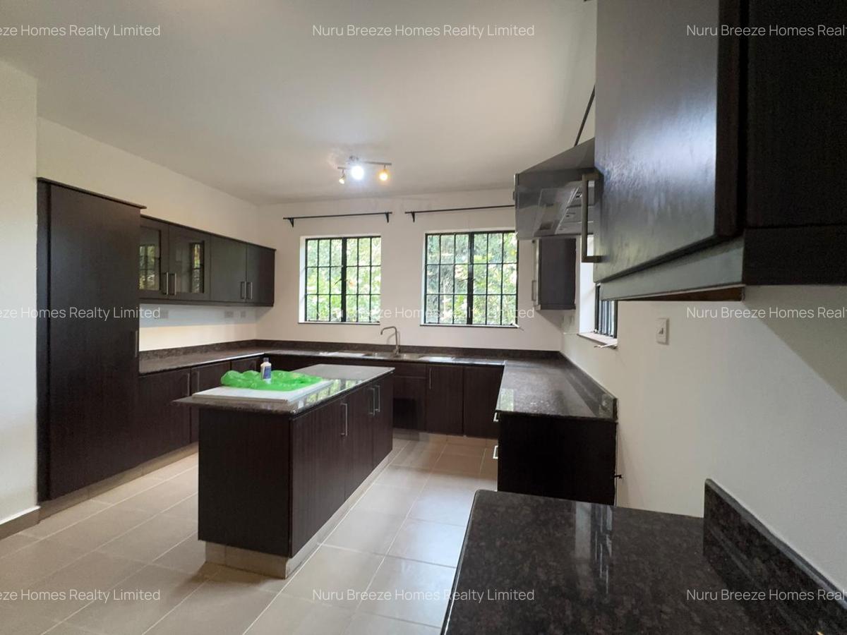 4 Bed House with En Suite in Runda - 18