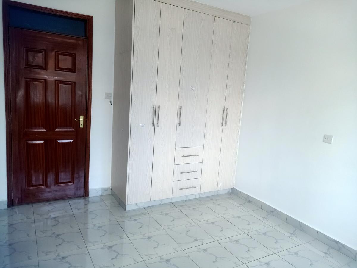 3 Bed House with En Suite at Naroro - 14