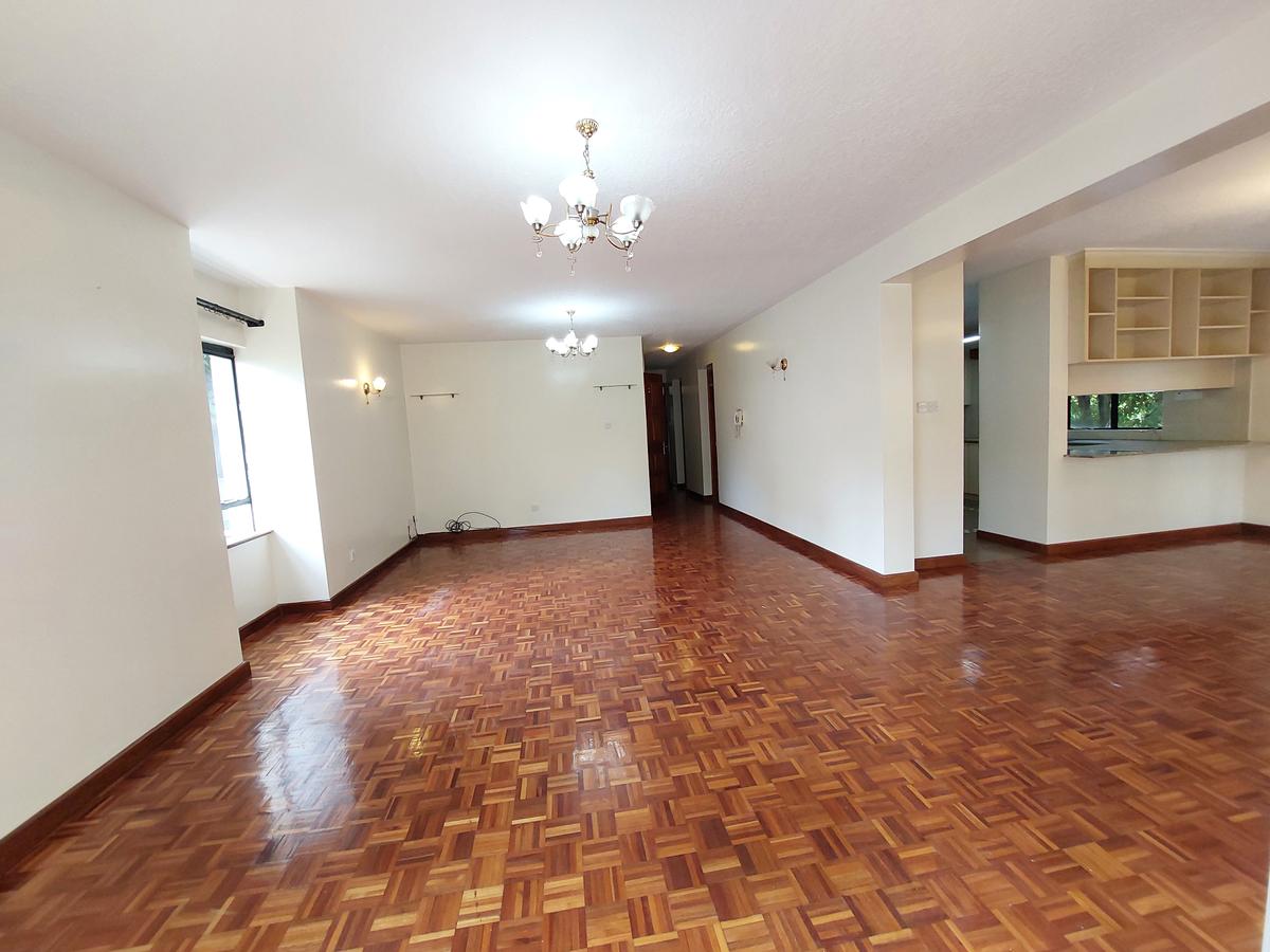 3 Bed Apartment with En Suite at Lavington - 19