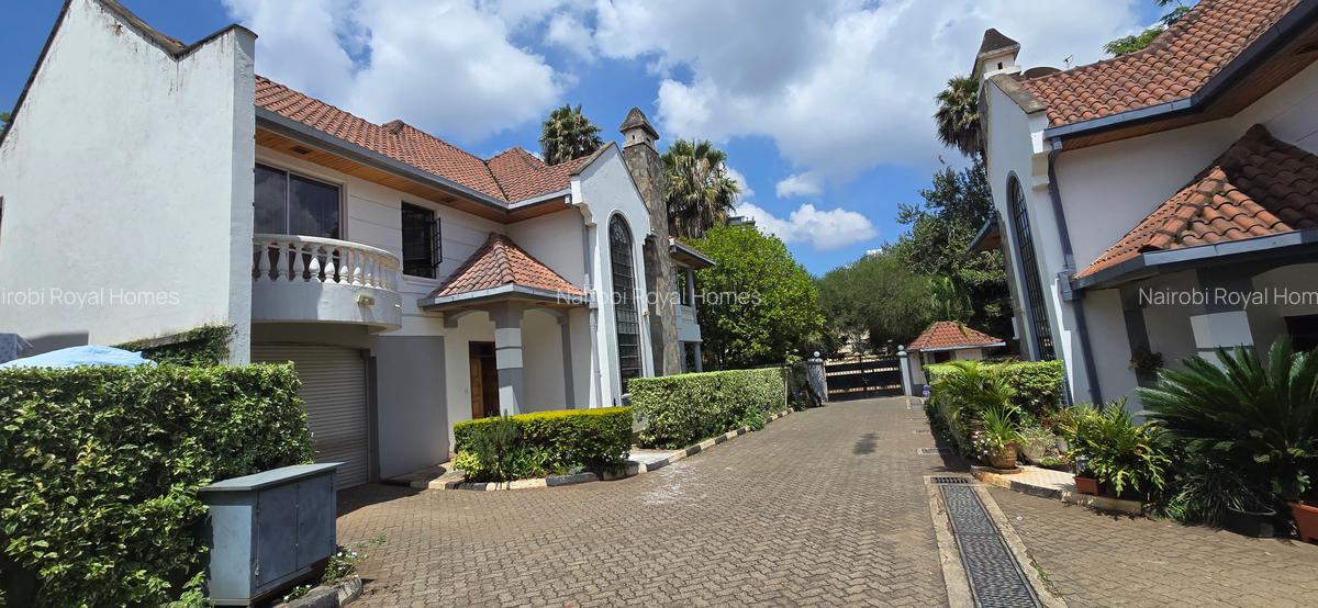 4 Bed Townhouse with En Suite at Lavington Green - 2