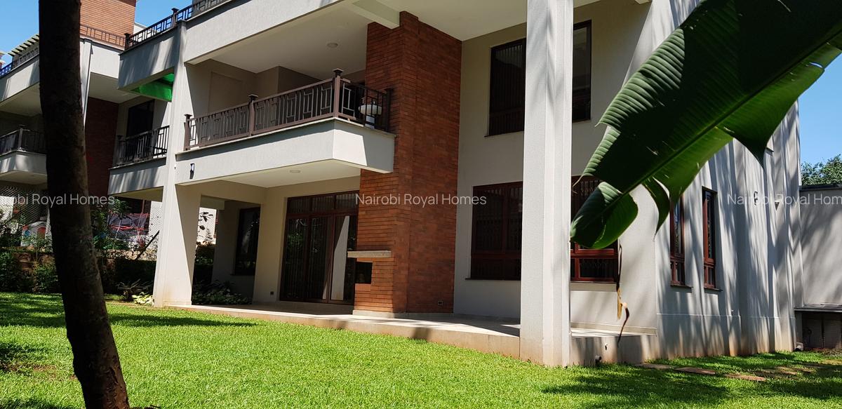 6 Bed Townhouse with En Suite at Lavington Green - 3