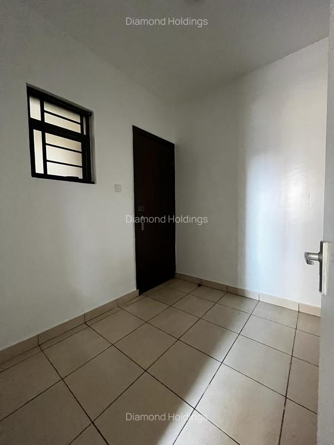 3 Bed Apartment with En Suite at Parklands - 12