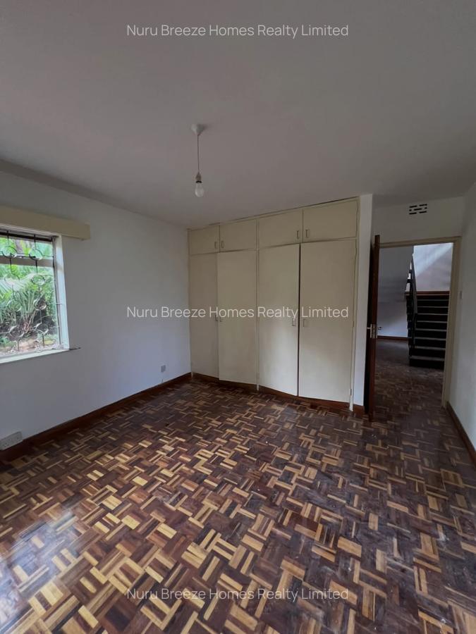 4 Bed Townhouse with En Suite in Lavington - 17