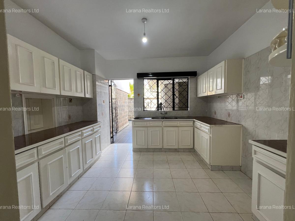 4 Bed Townhouse with En Suite at Brookside - 6