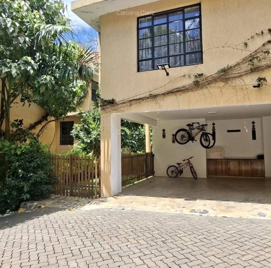5 Bed House with En Suite at Kyuna - 3