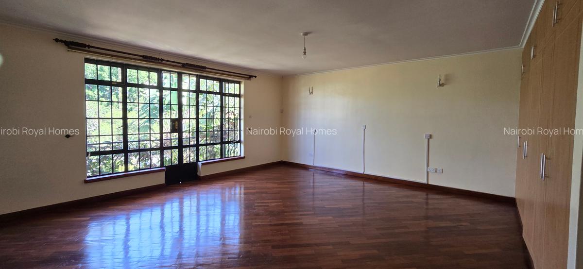 4 Bed Townhouse with En Suite at Lavington Green - 12
