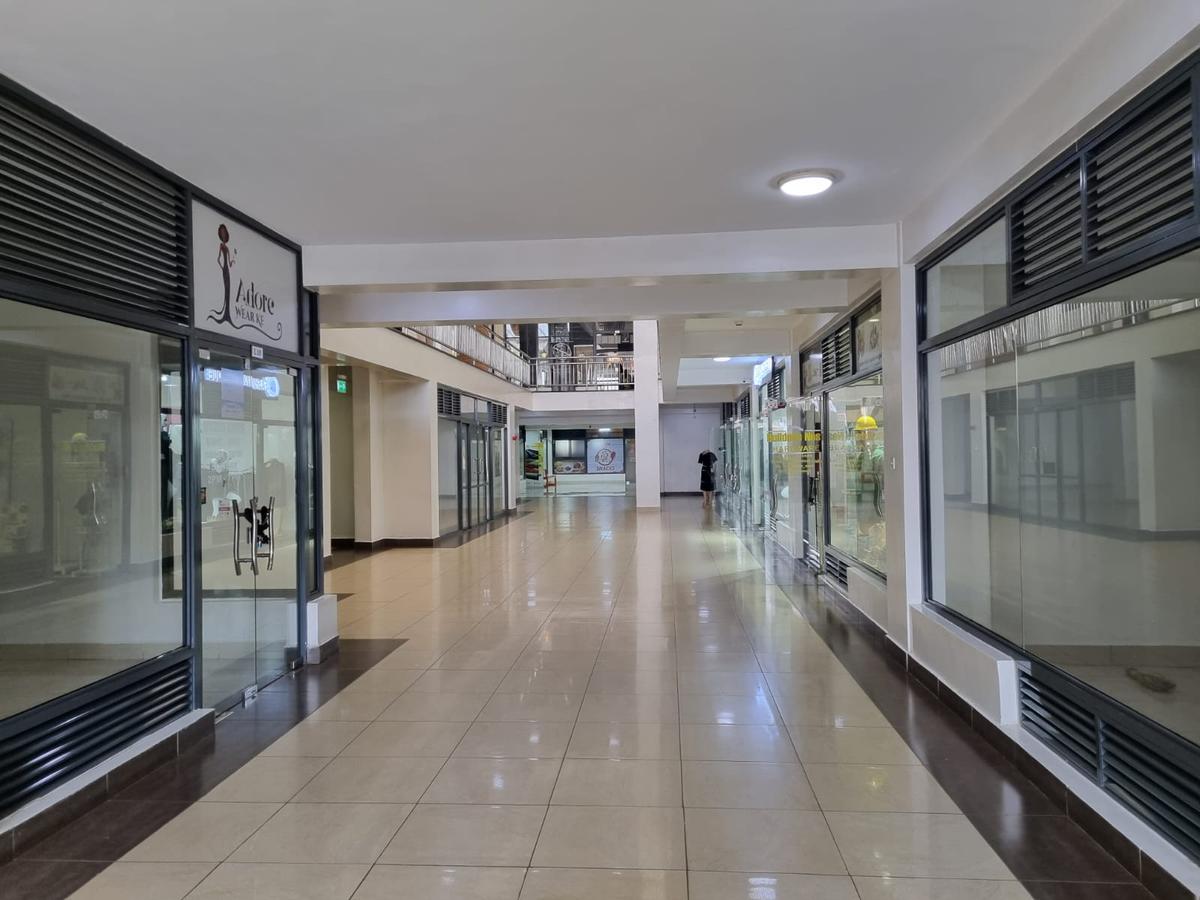 240 ft² Shop with Service Charge Included in Ngong Road - 5