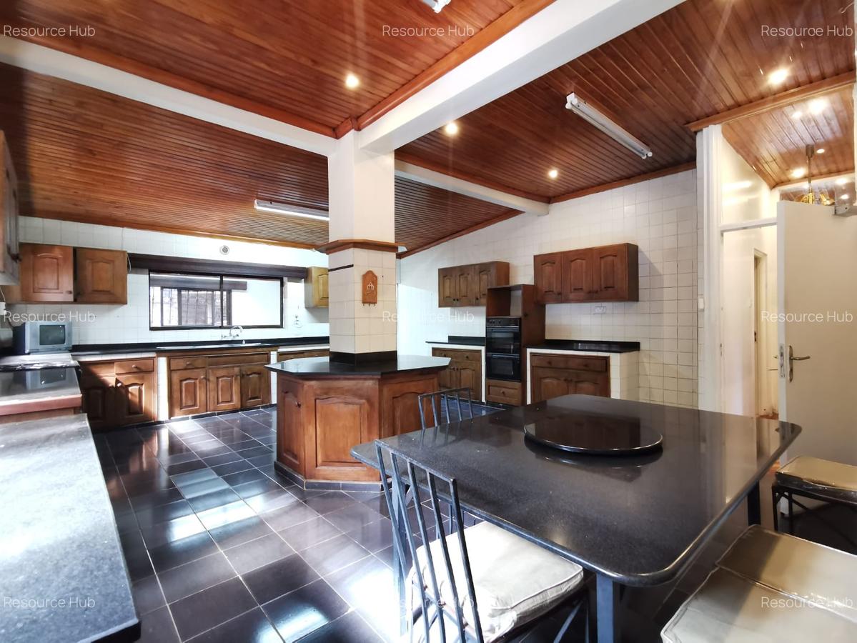 4 Bed Townhouse with En Suite at Spring Valley - 8