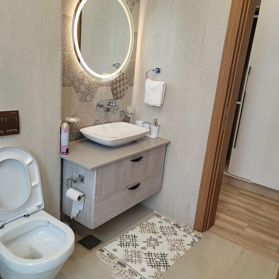 Furnished 2 Bed Apartment with En Suite at Westland - 8