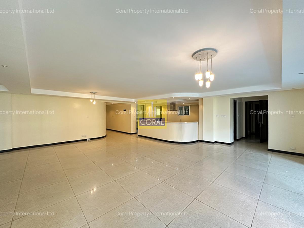 3 Bed Apartment in Riverside - 1