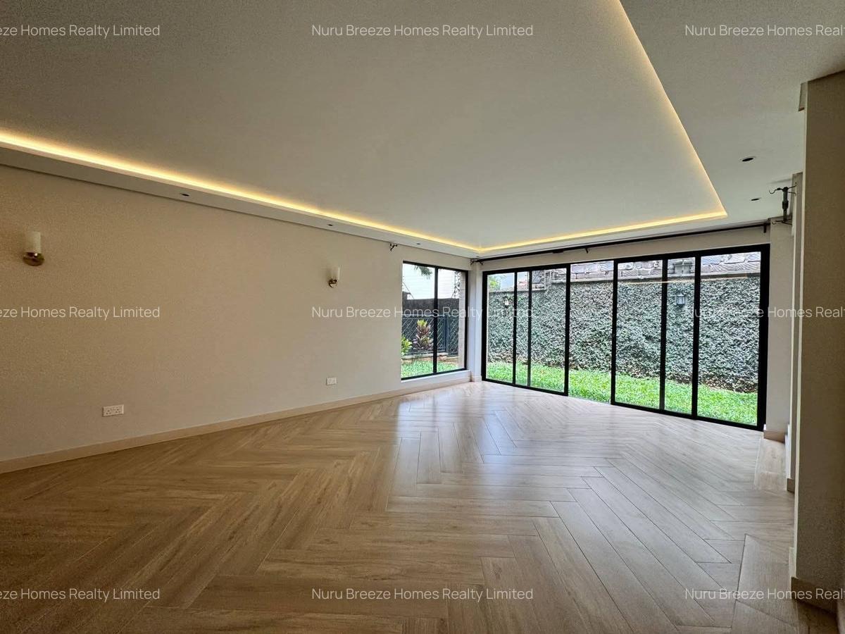 5 Bed Townhouse with En Suite in Lavington - 2